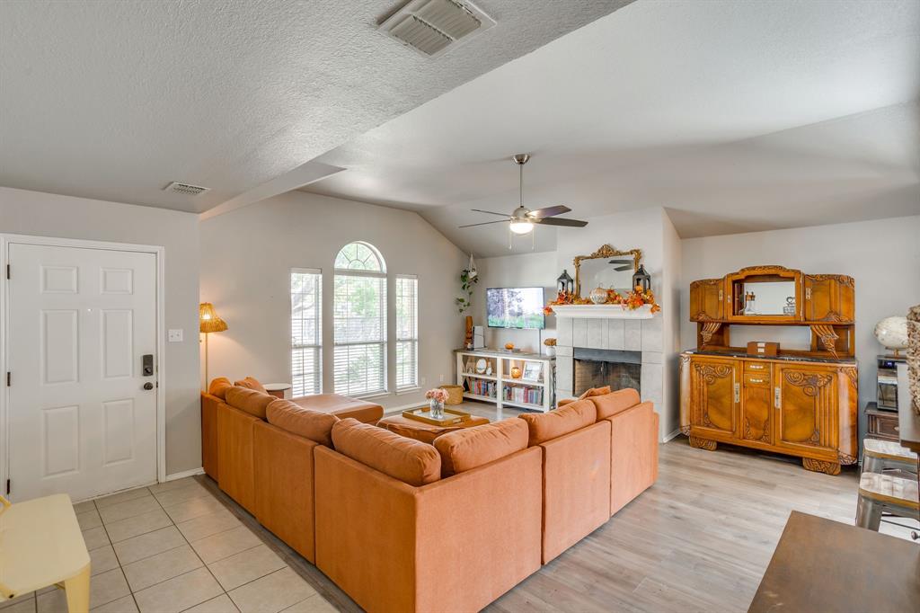 4002 Sapphire Lane - Photo 3