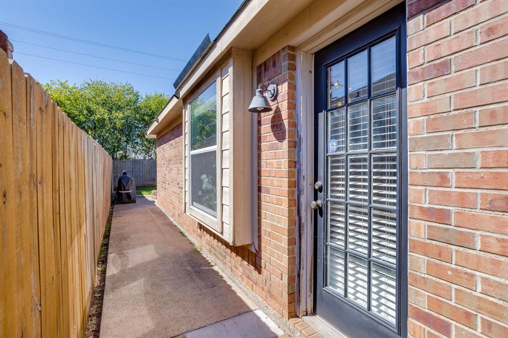 4002 Sapphire Lane - Photo 35