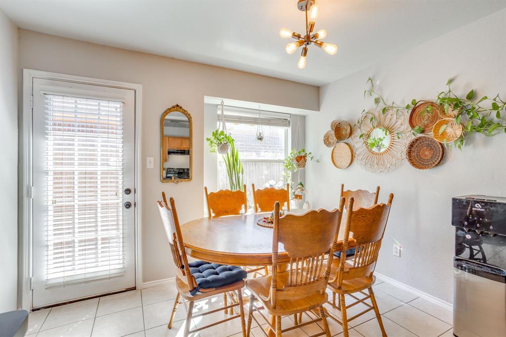 4002 Sapphire Lane - Photo 9