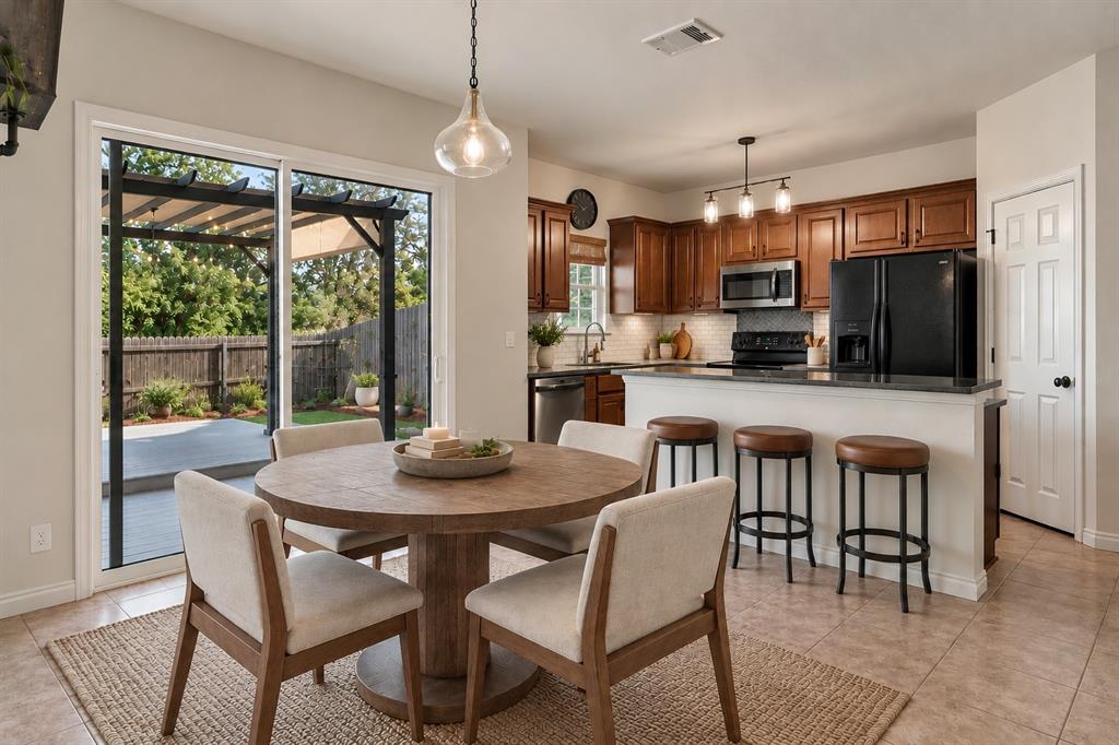 170 Greathouse Village - Photo 5