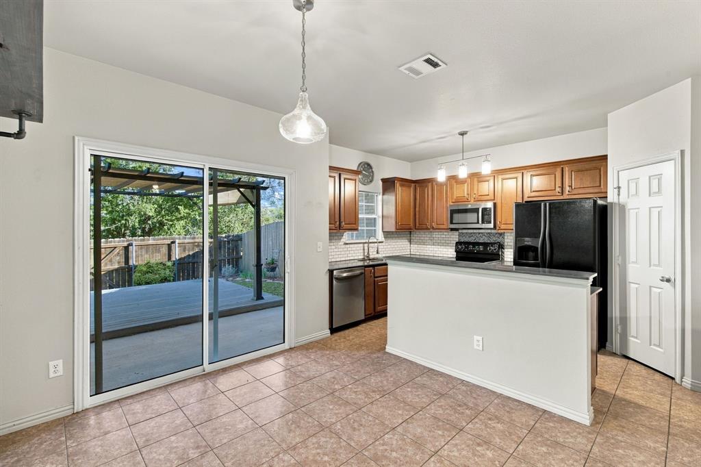 170 Greathouse Village - Photo 6