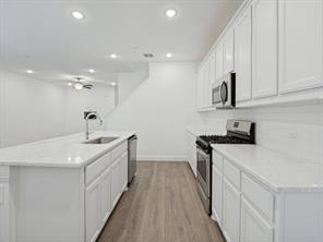 1024 Thomas Place - Photo 3