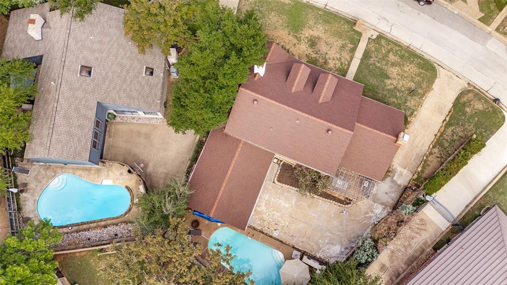 1814 Foxwood Court - Photo 2