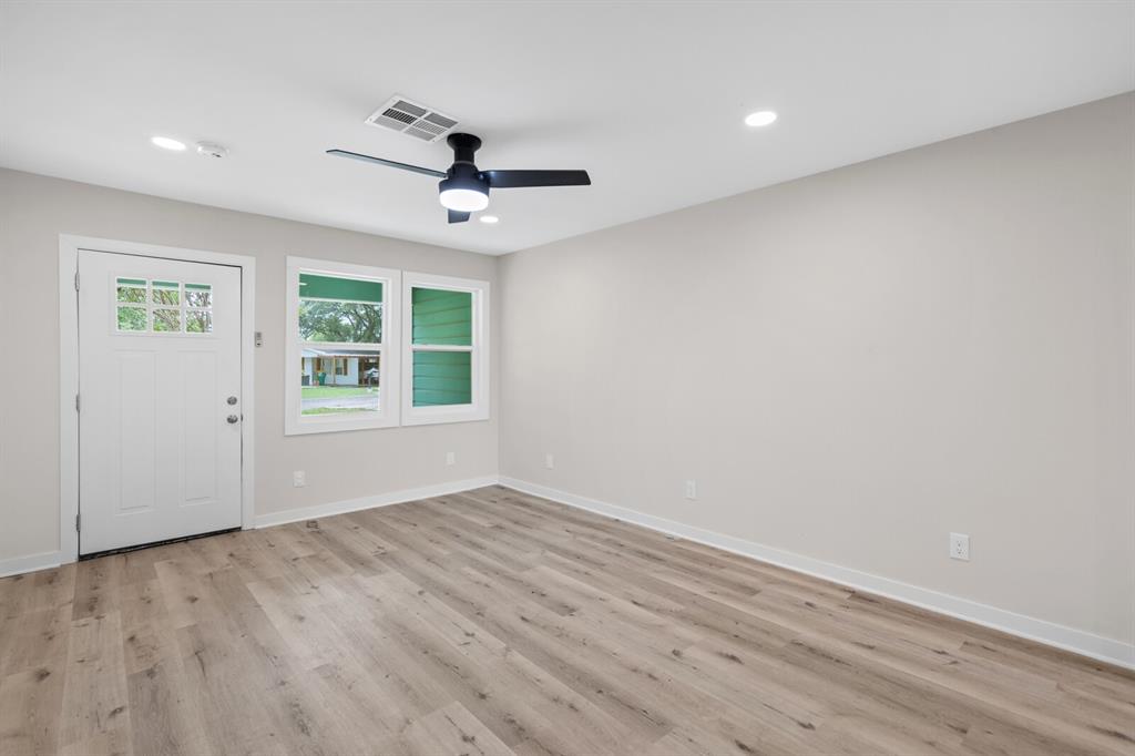 310 Lawndale Street - Photo 8