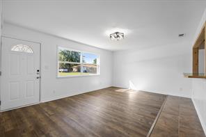 409 E Ohio Street - Photo 8