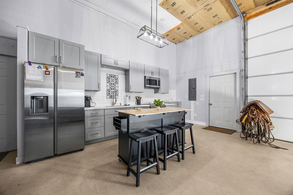 205 Rolling Hills Boulevard - Photo 3