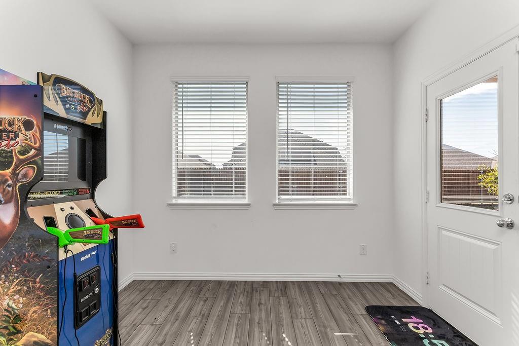 793 Hawthorn Street - Photo 15