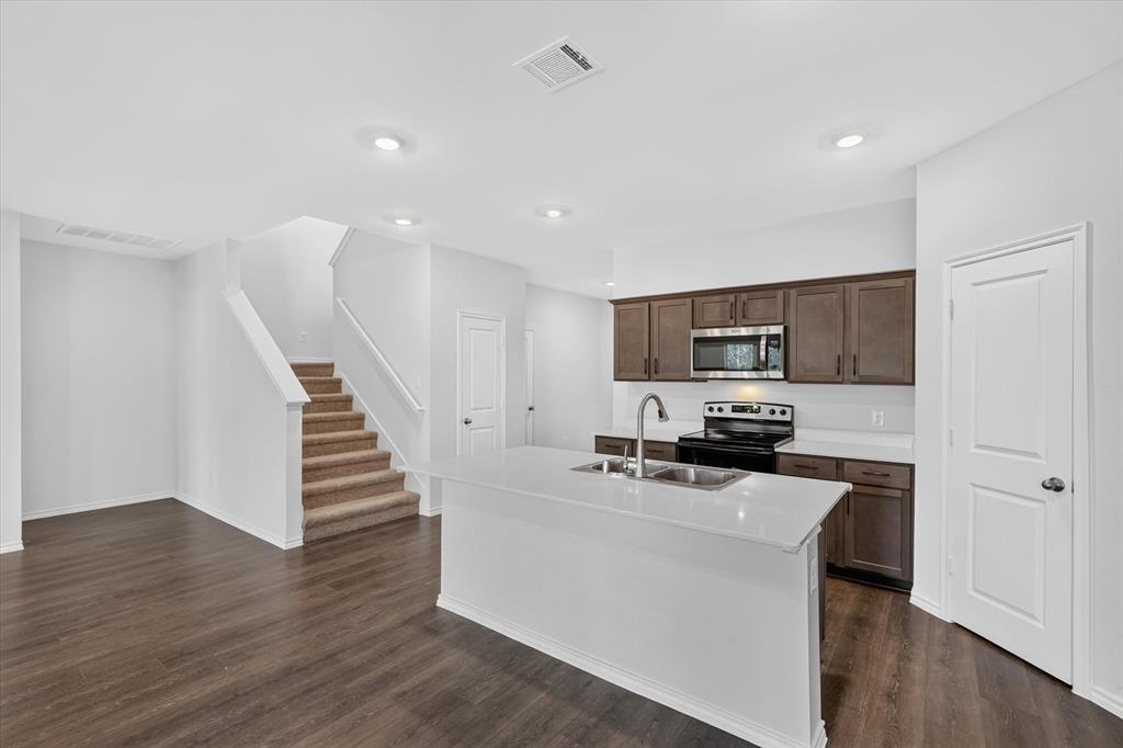 105 Smarty Jones Street - Photo 7
