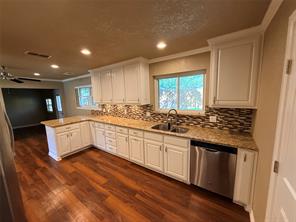1405 Thompson Drive - Photo 13