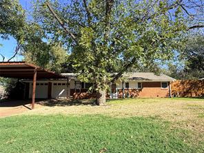 1405 Thompson Drive - Photo 2