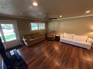 1405 Thompson Drive - Photo 4
