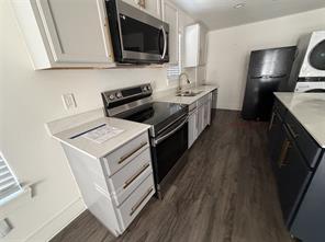 402 Lansing Street - Photo 5