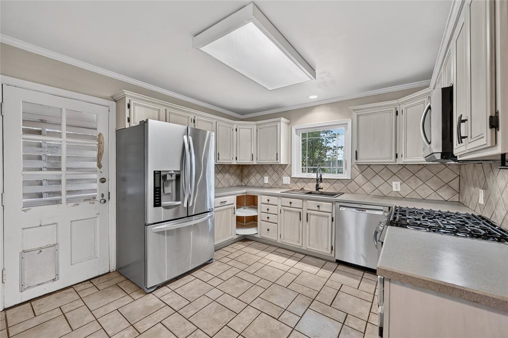 2518 Maple Springs Boulevard - Photo 10