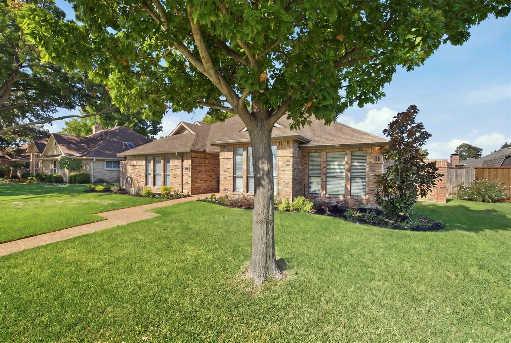 208 Steamboat Drive - Photo 2