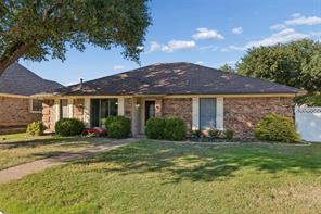 2051 Robin Hill Lane - Photo 2