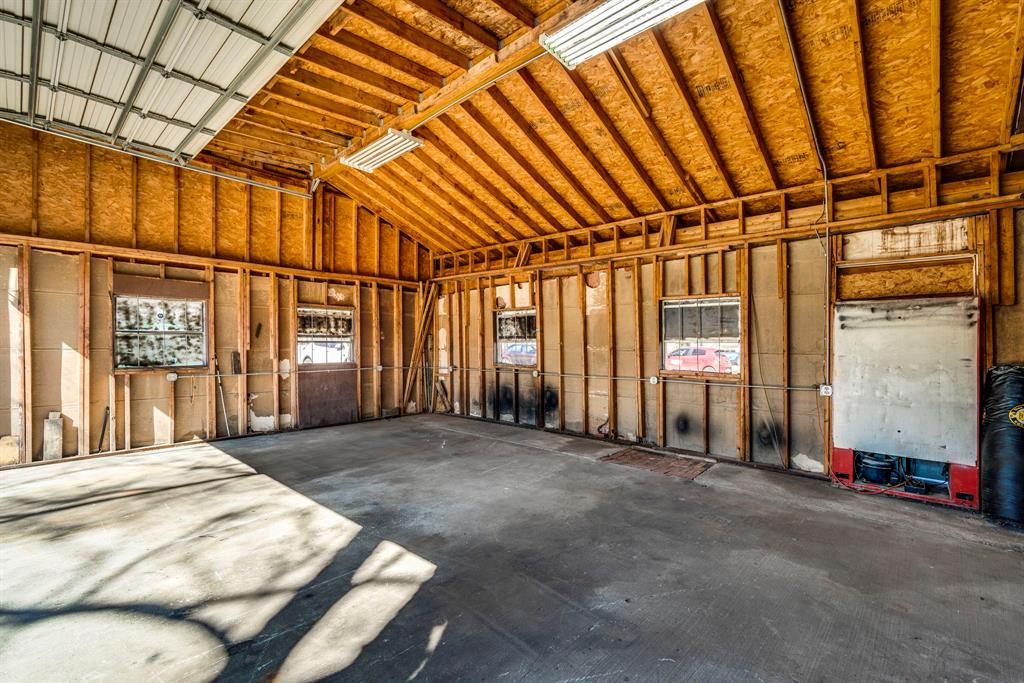 402 W Belt Line Road - Photo 12