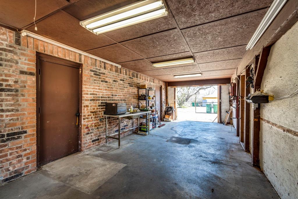 402 W Belt Line Road - Photo 13
