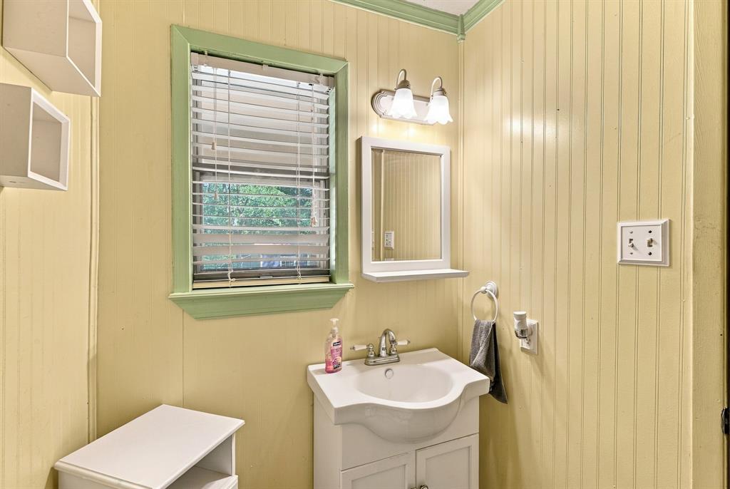 260 County Road 4593 - Photo 19