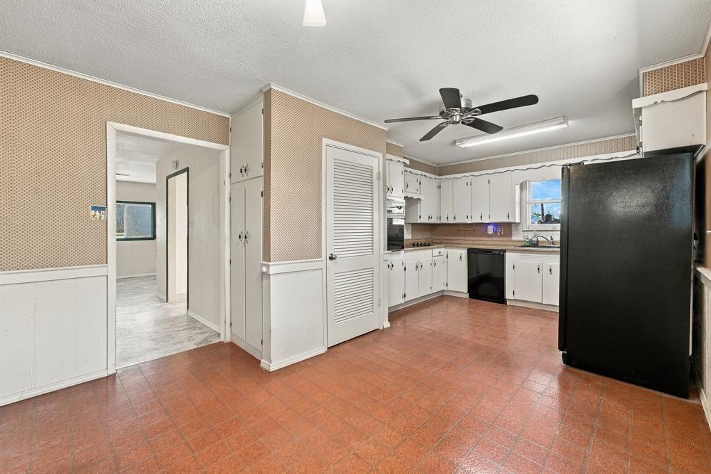 260 County Road 4593 - Photo 8