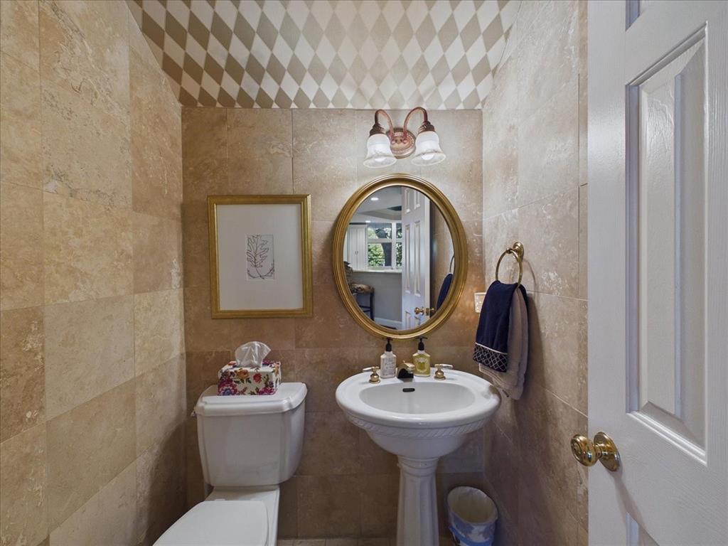 3011 Country Club Drive - Photo 20