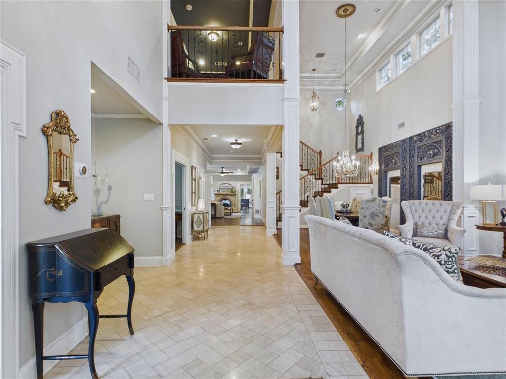 3011 Country Club Drive - Photo 4