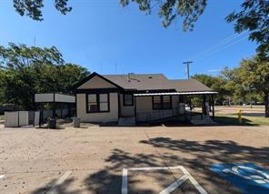 406 W Belt Line Road - Photo 4