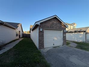 10710 Edgewest Terrace - Photo 4