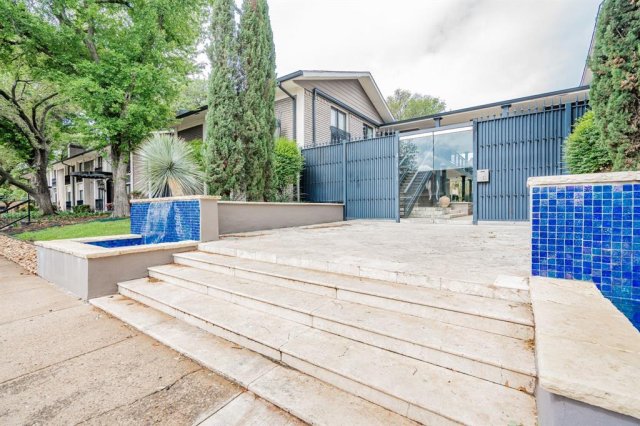 7809 Meadow Park Drive