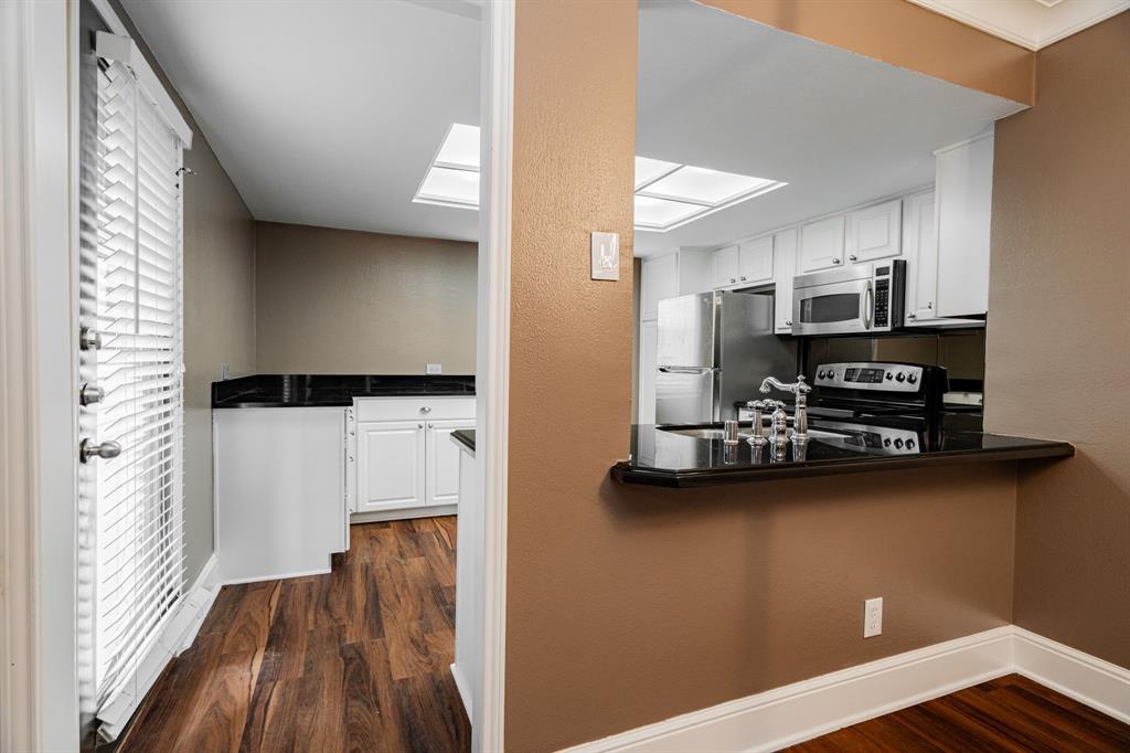 7809 Meadow Park Drive - Photo 12