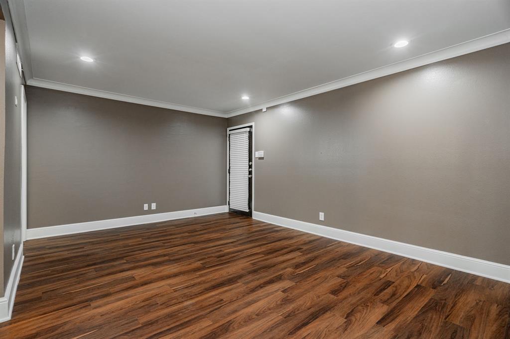 7809 Meadow Park Drive - Photo 5