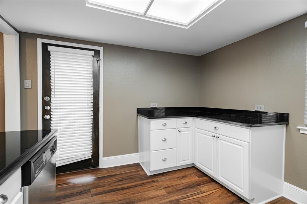 7809 Meadow Park Drive - Photo 9