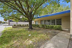 2615 Wesley Street - Photo 2