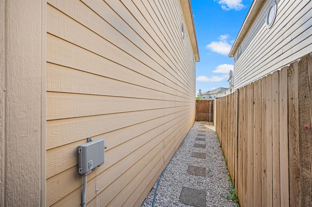 12627 Oceanside Drive - Photo 23