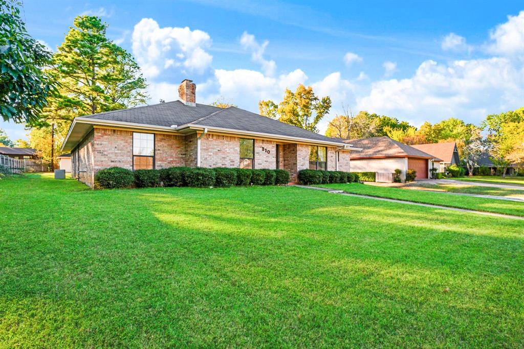 310 SE 35th - Photo 2