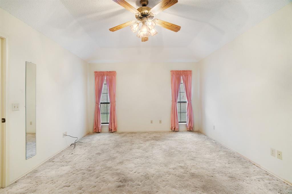 310 SE 35th - Photo 8