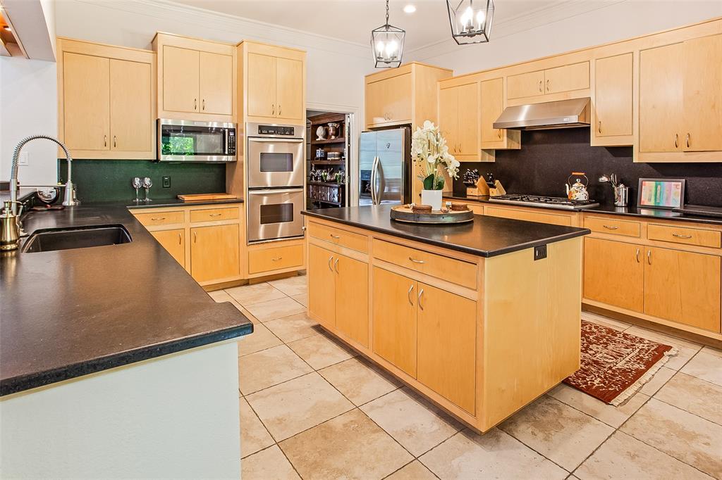 2455 Halloran Street - Photo 15