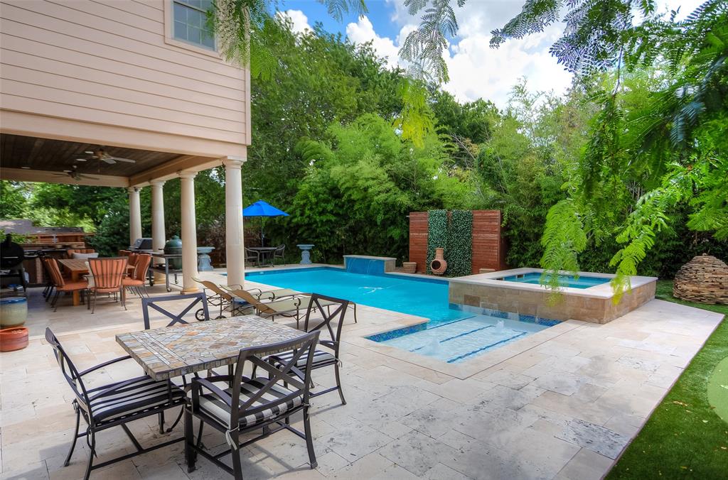 2455 Halloran Street - Photo 3