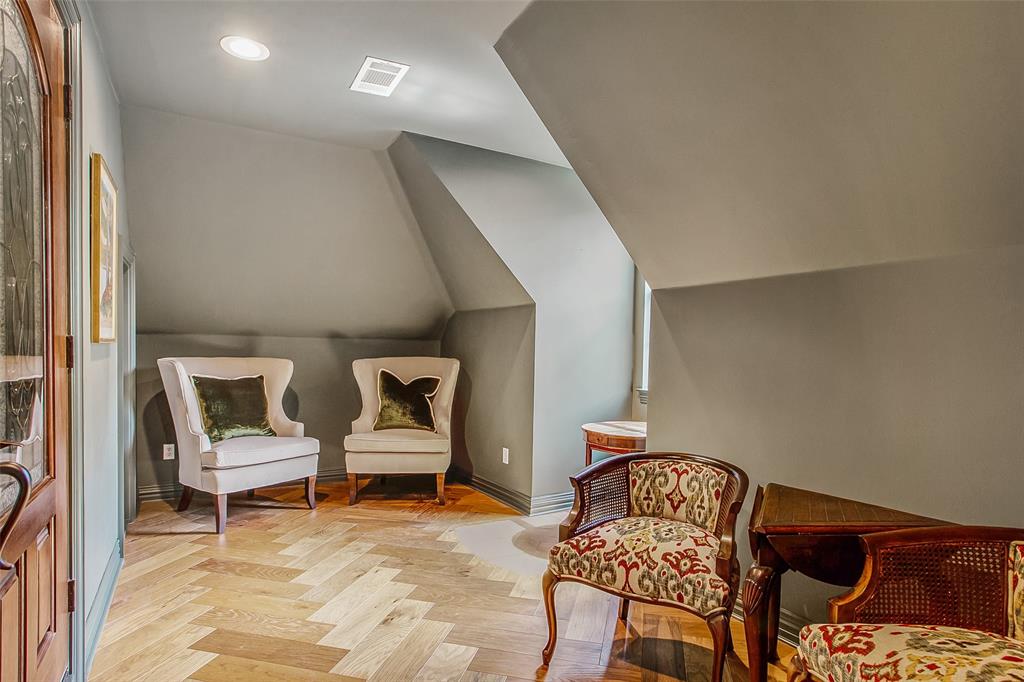 2455 Halloran Street - Photo 34