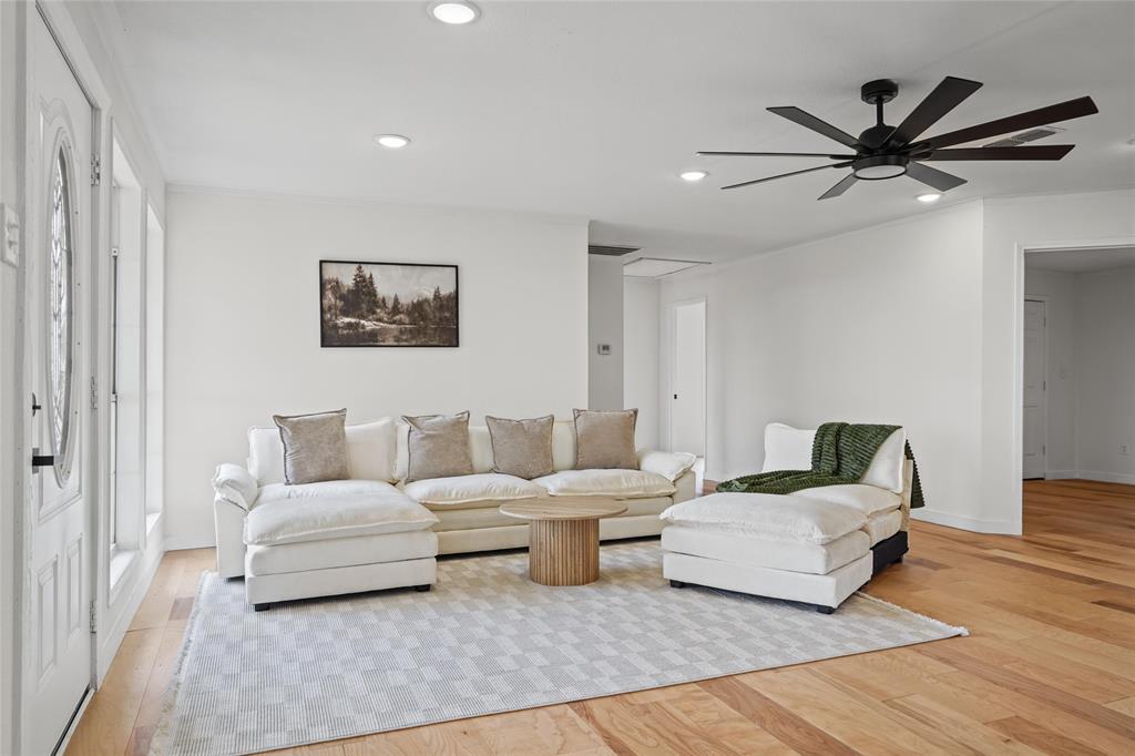 5845 Farm Road 71 W - Photo 2