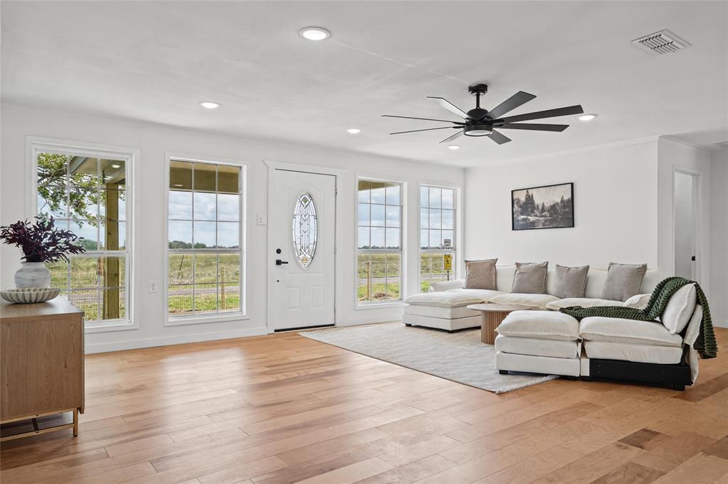 5845 Farm Road 71 W - Photo 5
