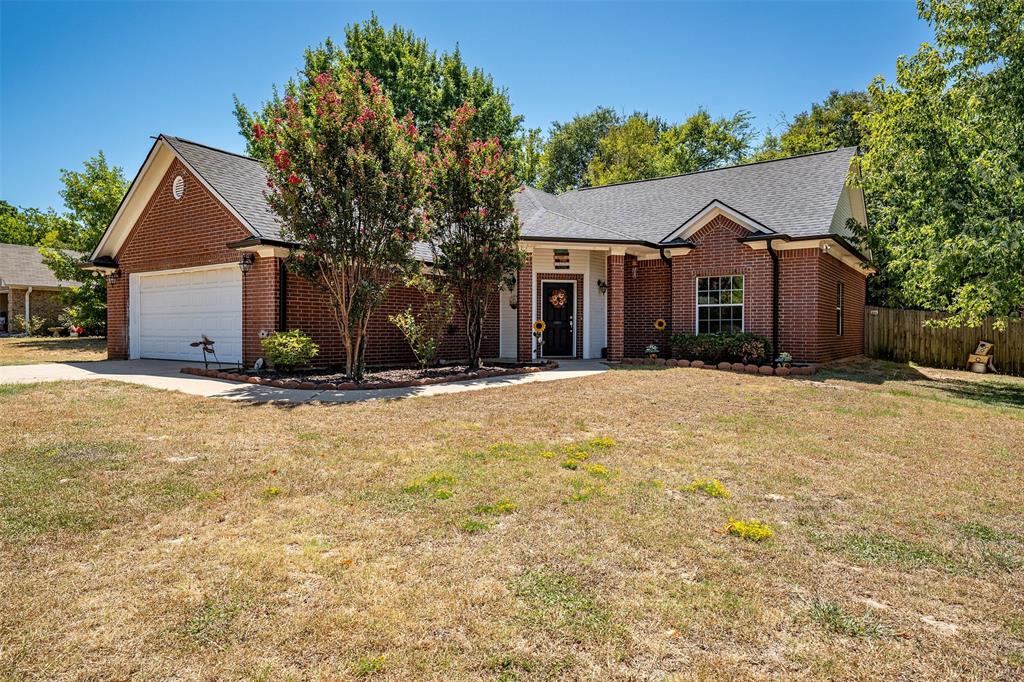 405 Husky Drive - Photo 1