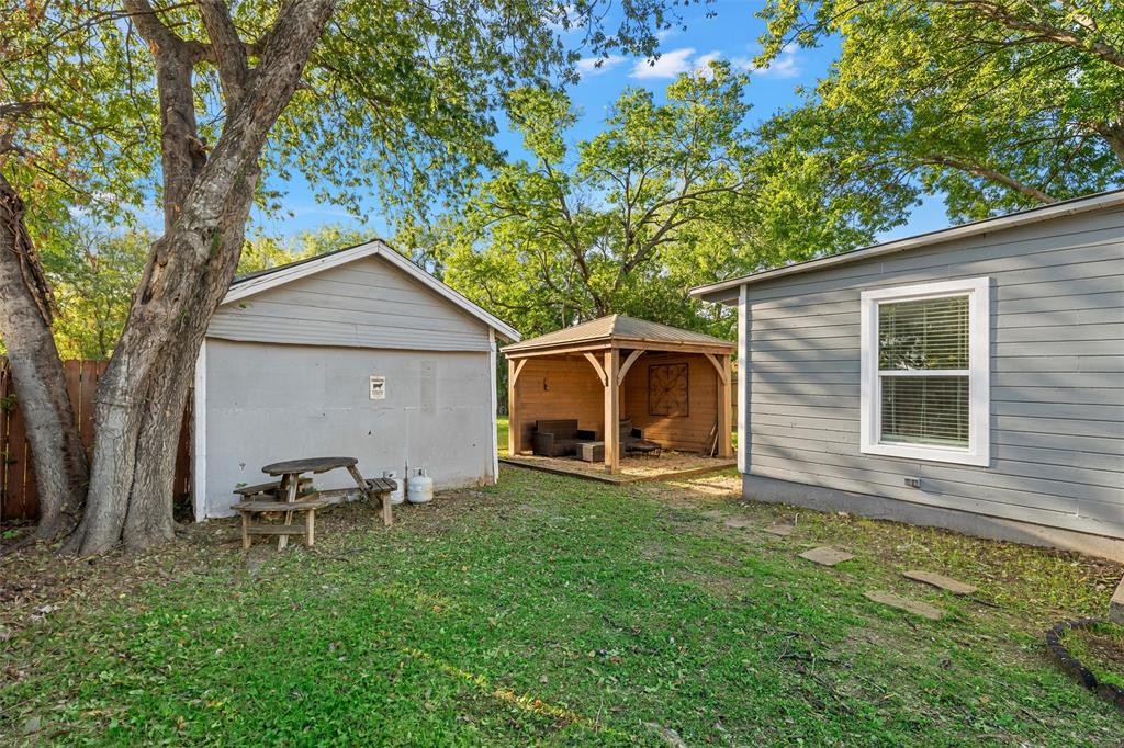 2222 Speight Avenue - Photo 13