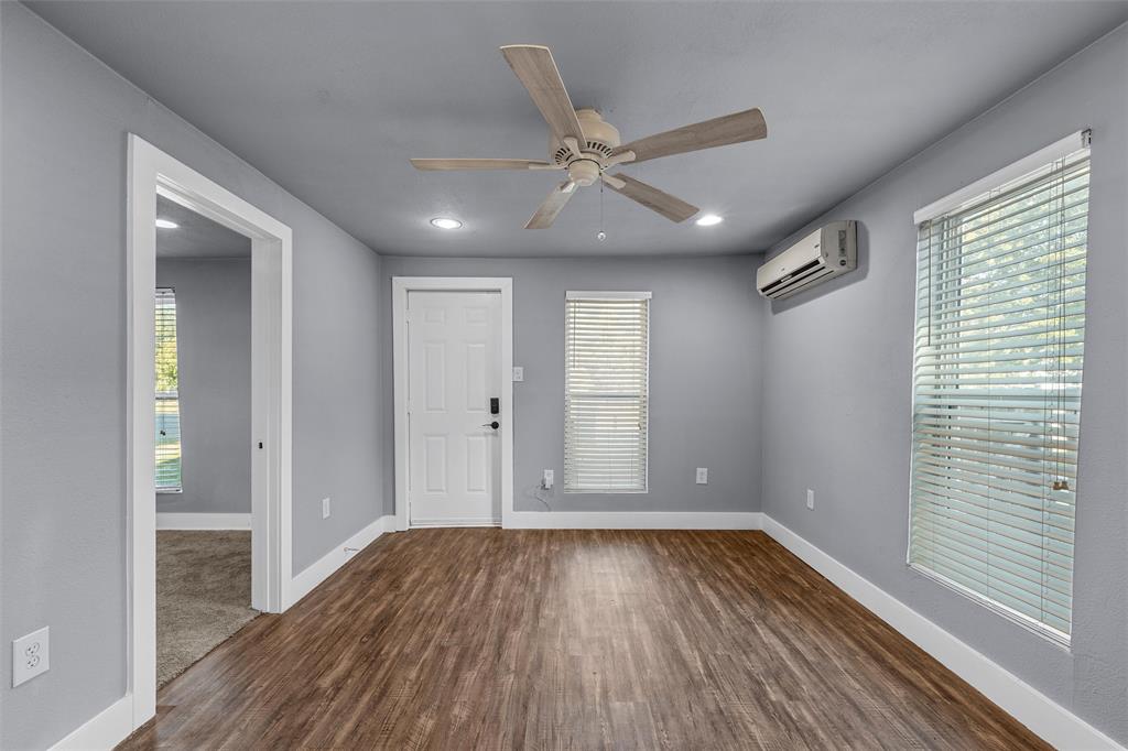 2222 Speight Avenue - Photo 3