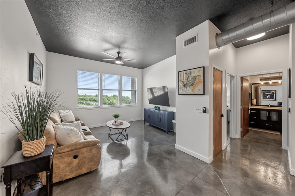 201 W Lancaster Avenue - Photo 15