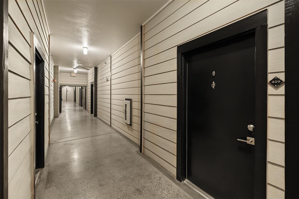 201 W Lancaster Avenue - Photo 2