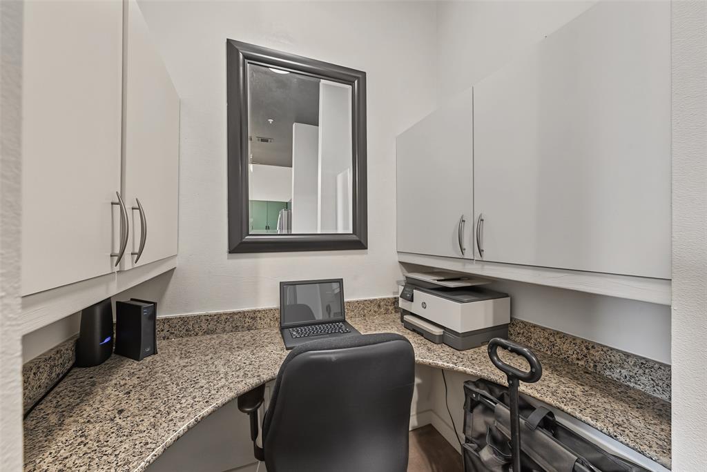201 W Lancaster Avenue - Photo 4