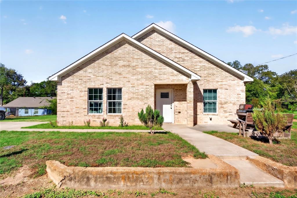 617 Mulberry - Photo 1