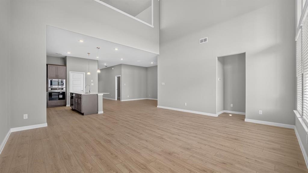 724 CELESTIAL Way - Photo 10