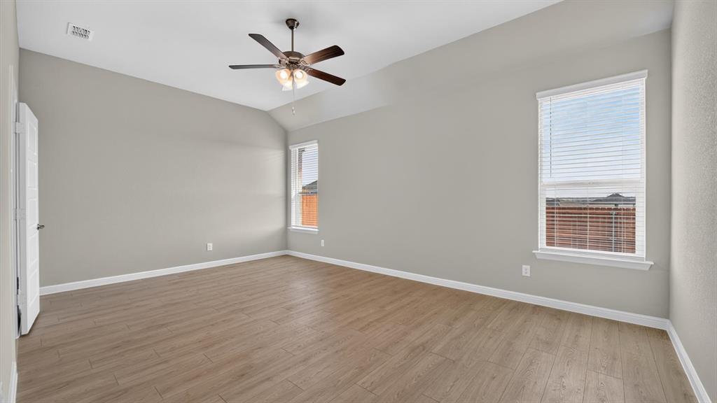 724 CELESTIAL Way - Photo 11