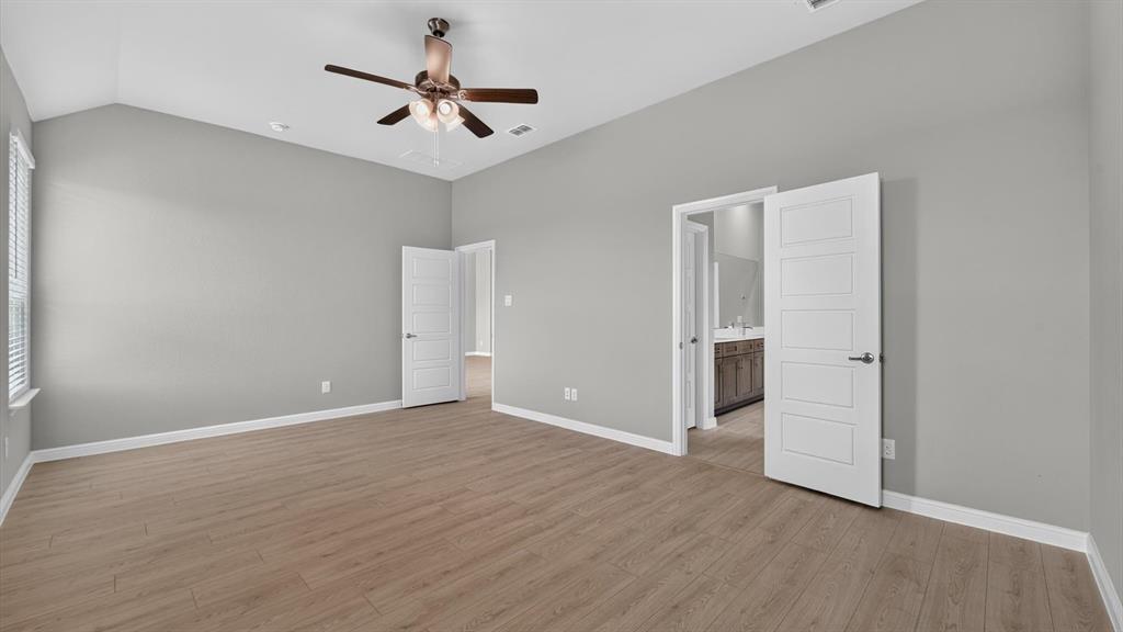 724 CELESTIAL Way - Photo 13